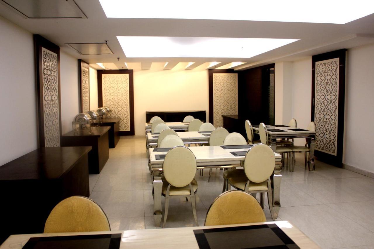 Aman Deluxe Hotel Nova Deli Exterior foto